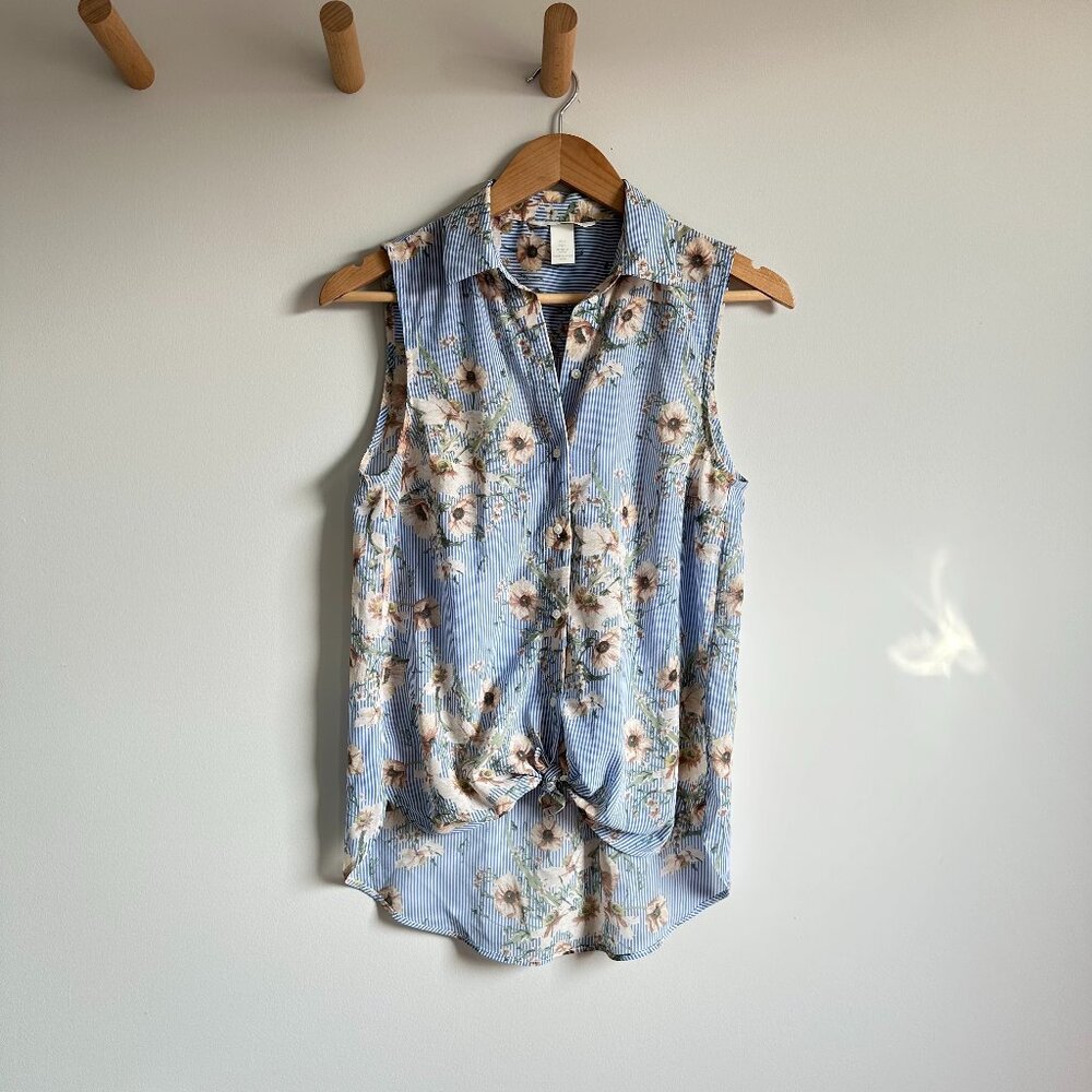 H&M Women's Blue Floral Front Tie Button Down Sleeveless Blouse, Size 2